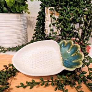 Ceramic Radish Shaped Grater Dish